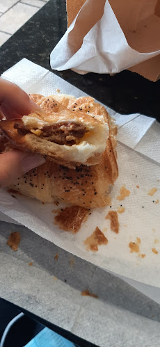 331 Lakeshore Rd E, Mississauga, ON L5G 1H4