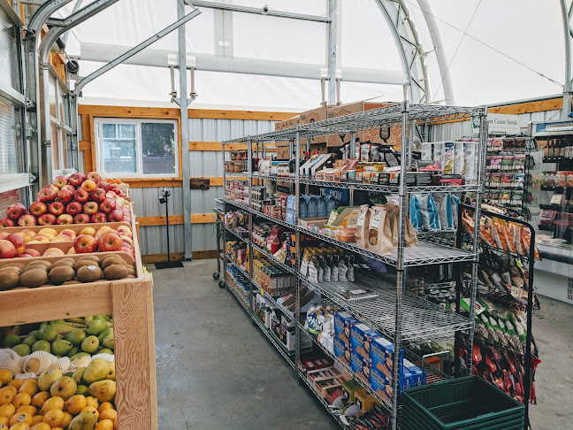 Daniel's Market - Farm Fresh with Chevron Gas Station - Hospitality and gastronomy