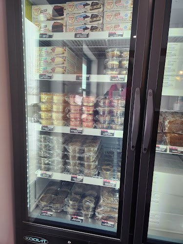 Opinii despre WOW! Factor Desserts Bakery & Retail Outlet în Sherwood Park - Hospitality and gastronomy