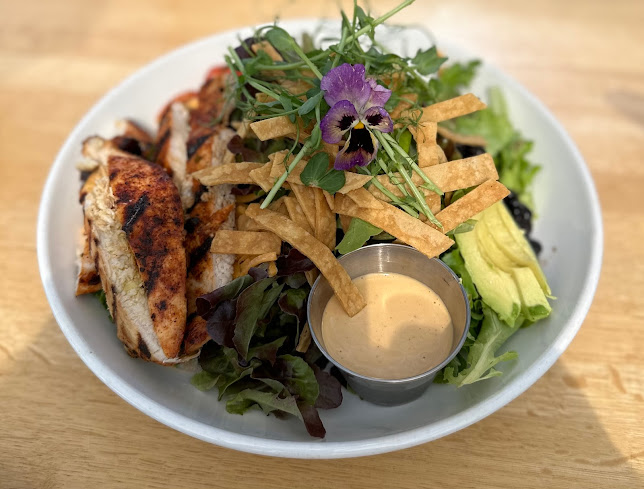 Opinii despre Glasshouse Kitchen|Bar în St. Albert - Hospitality and gastronomy