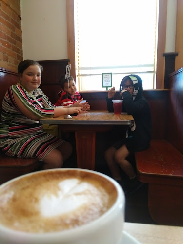 Comentarii opinii despre Mulberry Coffeehouse