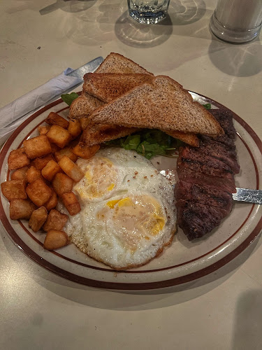 Skyline Restaurant - Hospitality and gastronomy