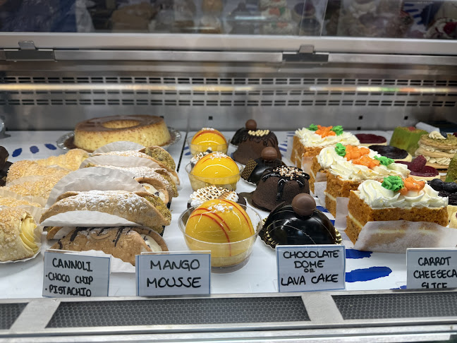 1205 Queen St W #3, Toronto, ON M6K 0B9