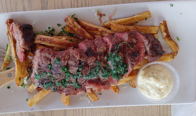 Harbour House Waterfront Eatery - Hospitality and gastronomy