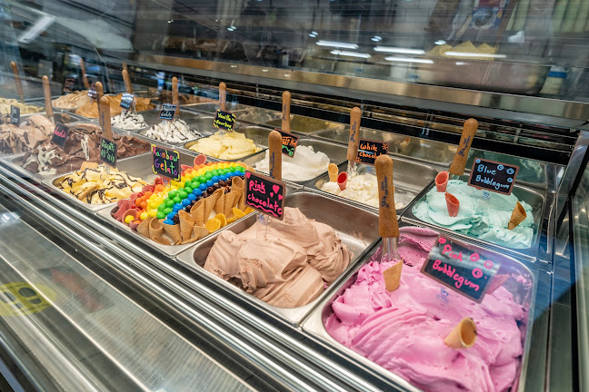 Casa di Moni Café and Gelato - Hospitality and gastronomy