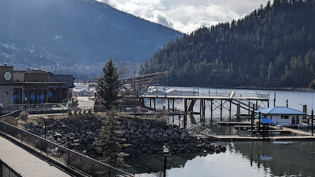 Port701 Marinaside Dining | Raw Bar - Hospitality and gastronomy