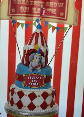 La Creme Cakes - Hospitality and gastronomy