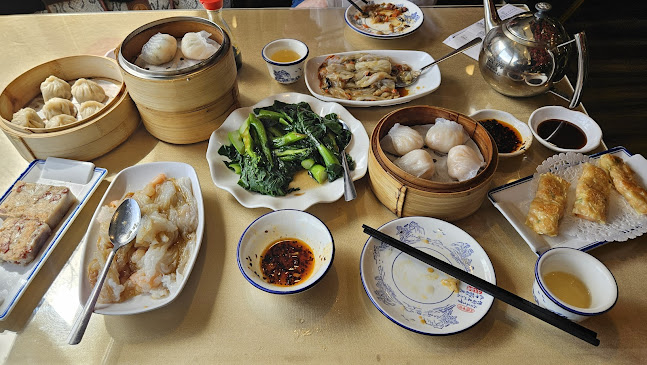 233 Centre St S #201, Calgary, AB T2G 2B6