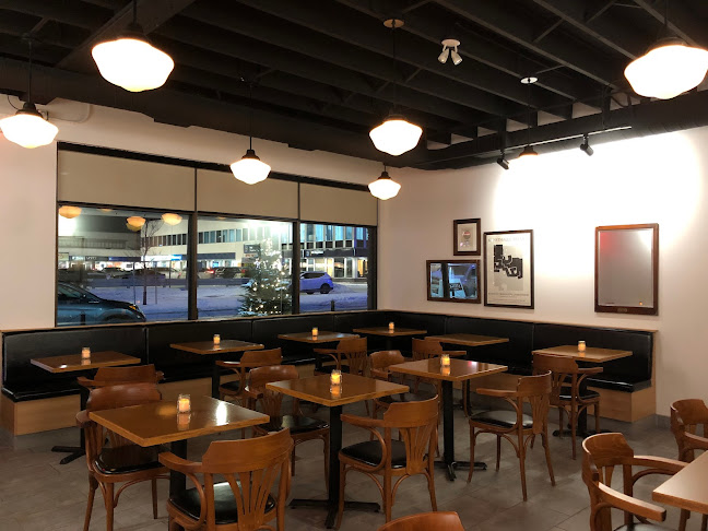 Stella's Bakery - Hospitality and gastronomy