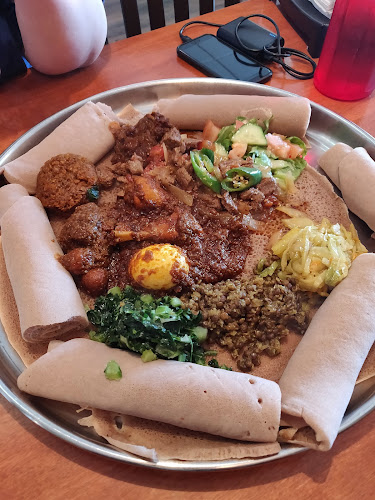 215 Highland Rd W, Kitchener, ON N2M 3C1