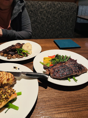 The Keg Steakhouse + Bar - South Edmonton Common - Hospitality and gastronomy