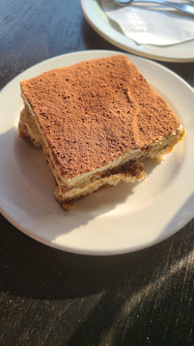 221 Ossington Ave, Toronto, ON M6J 2Z8