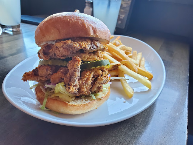 Opinii despre Fionns Grant Park în Winnipeg - Hospitality and gastronomy