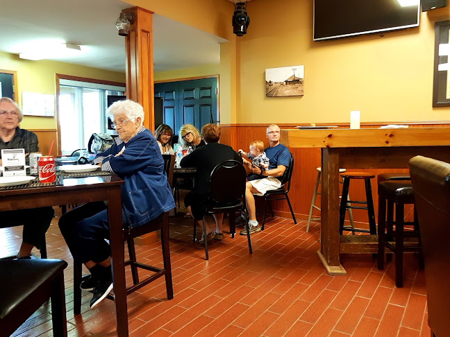 Emerald Community Centre - Boxcar Pub & Grill - Hospitality and gastronomy