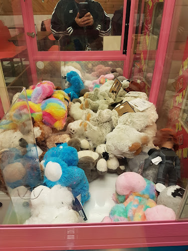 475 Selkirk Ave, Winnipeg, MB R2W 2M6