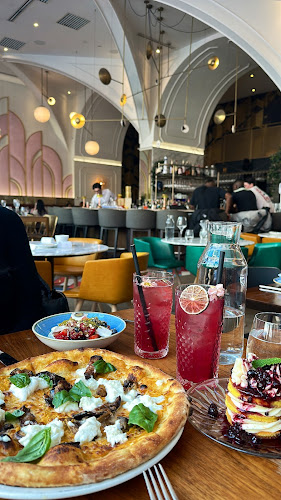 633 King St W, Toronto, ON M5V 1M5