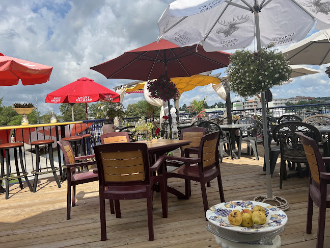 Light House Lounge & Grill