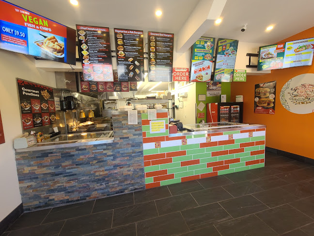 Opinii despre Cheese Curds Gourmet Burgers + Poutinerie în Rothesay - Hospitality and gastronomy