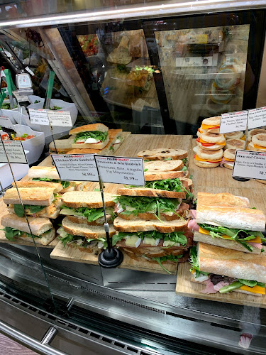 609 Granville St, Vancouver, BC V7Y 1E8