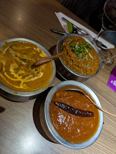 Opinii despre Spice & Saffron Indian Cusine Bar & Restaurant în Oakville - Hospitality and gastronomy