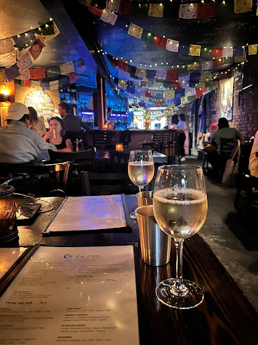 1414 Douglas St, Victoria, BC V8W 2G2