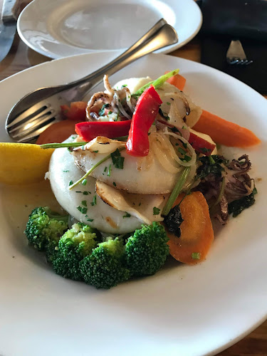 184 Augusta Ave, Toronto, ON M5T 2L6