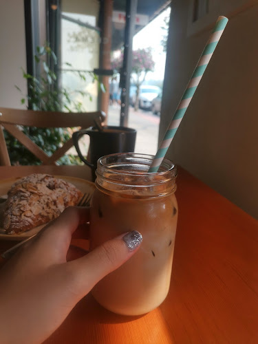 Crema Cafe Bar - Hospitality and gastronomy