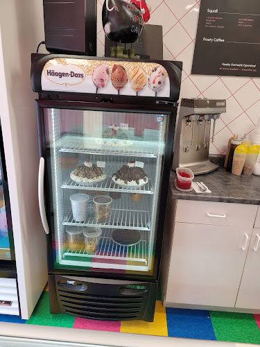 Scooper's Ice Cream Treats - Hospitality and gastronomy