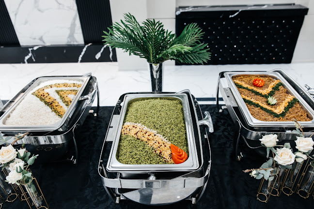 167 Applewood Crescent #3, Vaughan, ON L4K 4K7