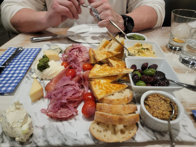 Opinii despre Italian Table în Lethbridge - Hospitality and gastronomy