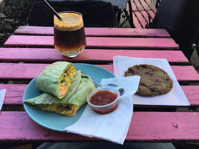 Opinii despre Kranky Cafe in Mount Pleasant în Vancouver - Hospitality and gastronomy