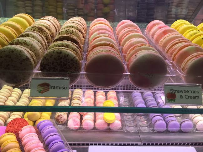 379 Richmond Rd, Ottawa, ON K2A 1Y8