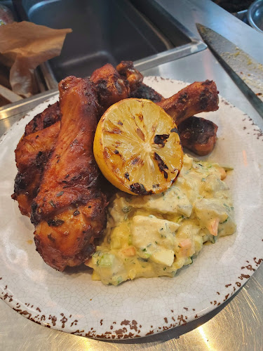 485 King St W, Toronto, ON M5V 1K4