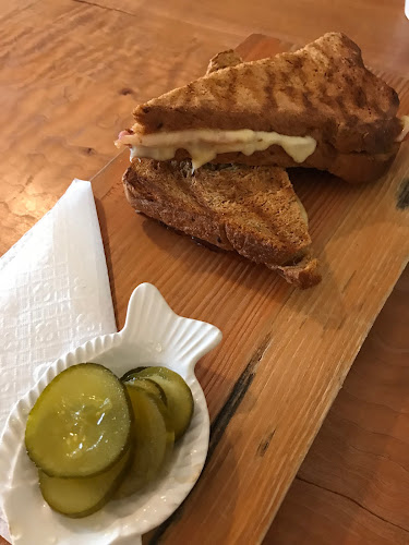 The Broken Paddle Coffee House - Victoria