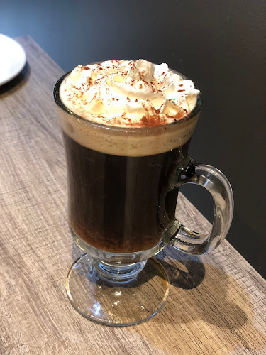 Comentarii opinii despre The Apricot Tree Cafe