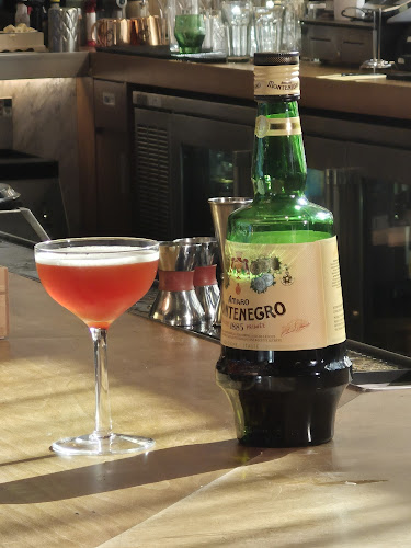 39 Smithe St, Vancouver, BC V6B 0R3