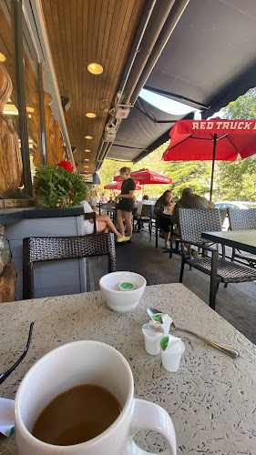 6408 Bay St, West Vancouver, BC V7W 2H1