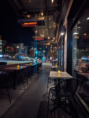 Comentarii opinii despre Browns Socialhouse Lower Lonsdale