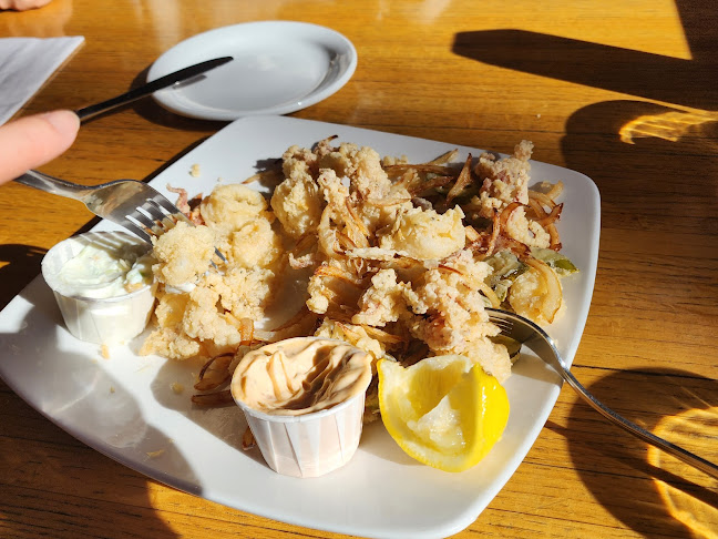 6408 Bay St, West Vancouver, BC V7W 2H1