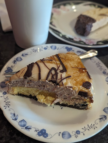 Opinii despre Club Cappuccino Cafe & Desserts în Thunder Bay - Hospitality and gastronomy