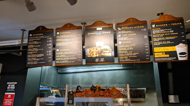 212 Adelaide St W, Toronto, ON M5H 1W7