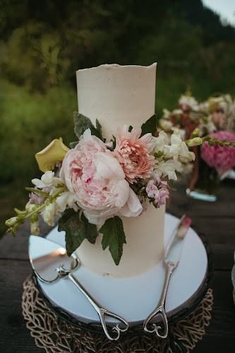 Starbird Bakehouse Cupcakes & Crepes - Nelson