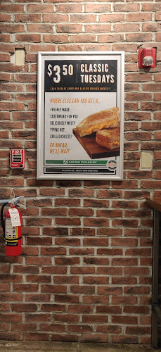 Meltwich Food Co. Yorkton - Hospitality and gastronomy