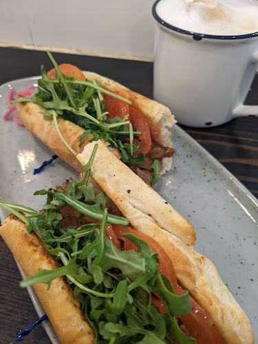 Comentarii opinii despre Ambit Cafe