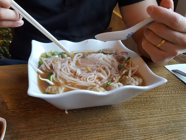 Comentarii opinii despre Tiny Table