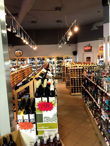 Rosslyn Liquor Store - Hospitality and gastronomy