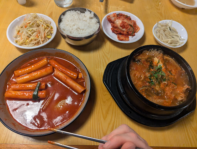 628 Bloor St W, Toronto, ON M6G 1K7