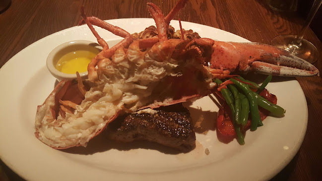 1977 Leslie St, North York, ON M3B 2M3