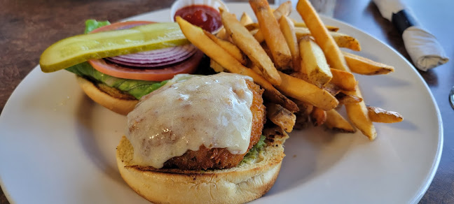 Shady Rest | Restaurant & Pub