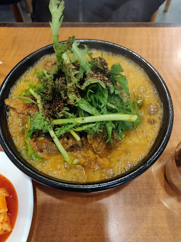 14916 104 Ave, Surrey, BC V3R 1M8